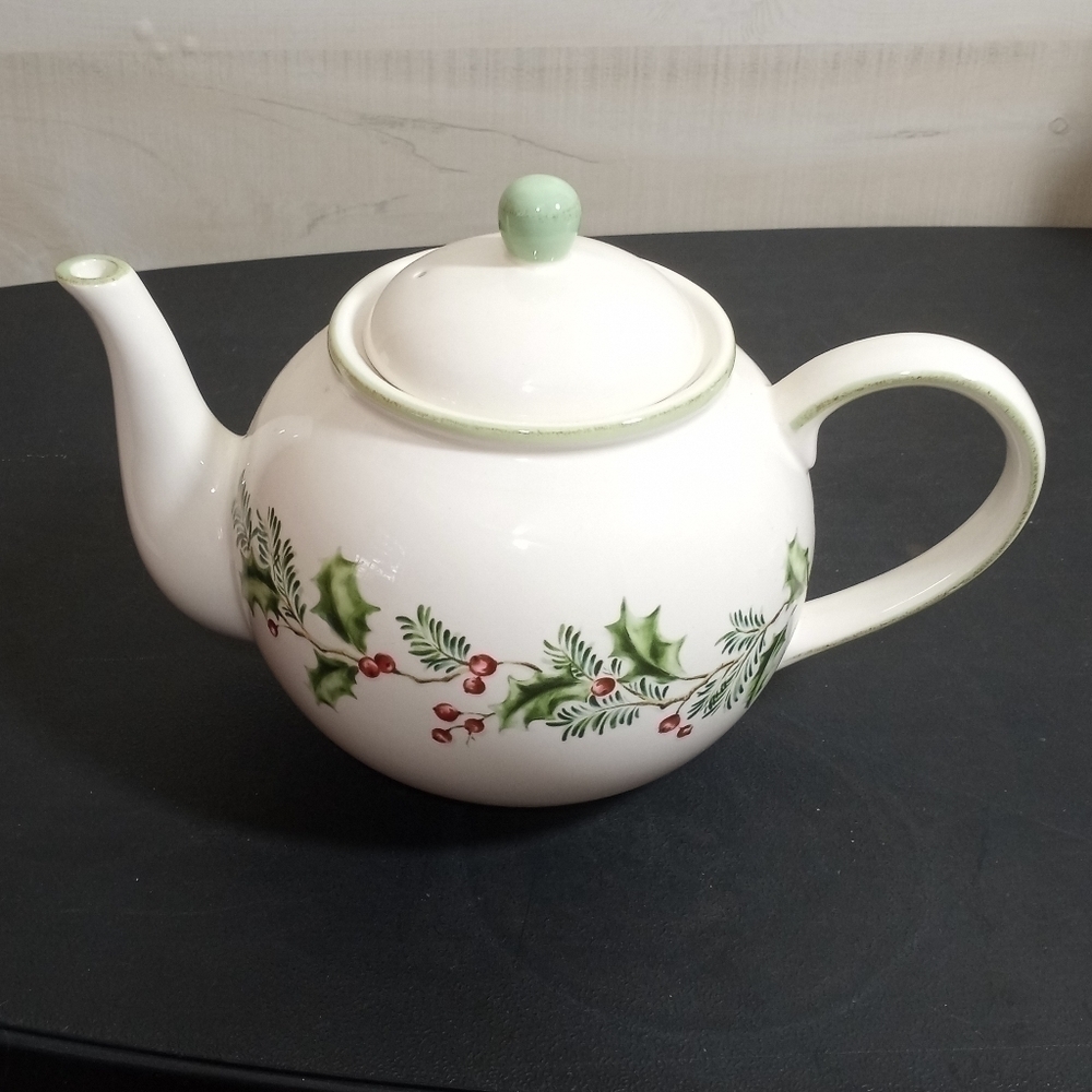 St. Nicholas Square Holly Berry Teapot Holly Berries Green Leaves  White Teapot
